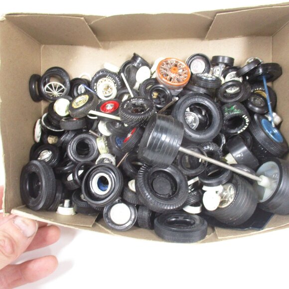 Model Car junkyard Tire and Wheel Parts Lot, 1/25 Scale w/1955 Chev Box. - Picture 3 of 5